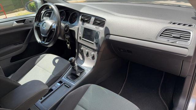 Volkswagen Golf image 9