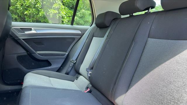 Volkswagen Golf image 8