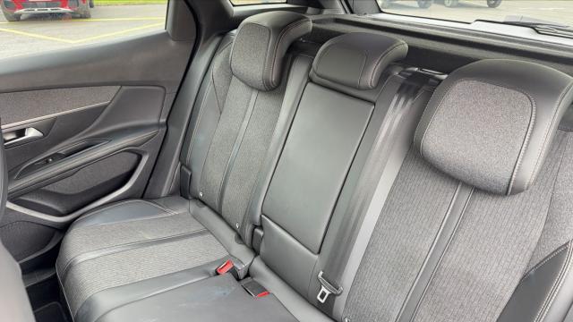 Peugeot 3008 image 1