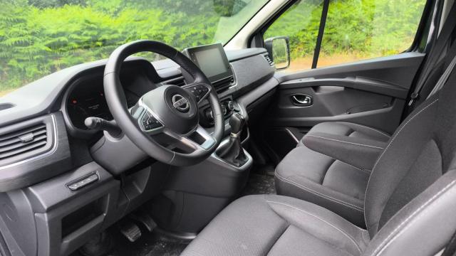 Nissan Nv300 image 7