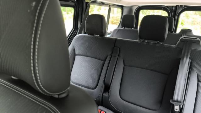 Nissan Nv300 image 4