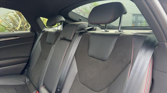 Ford Mondeo image 7