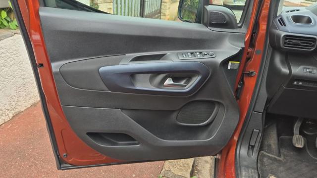 Peugeot Rifter image 6