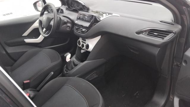 Peugeot 208 image 7