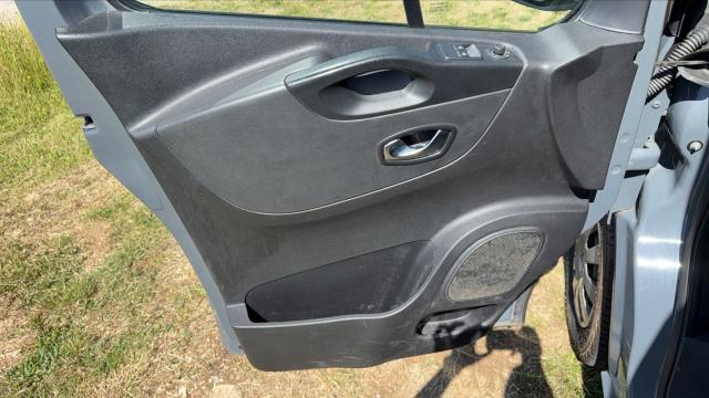 Renault Trafic image 9