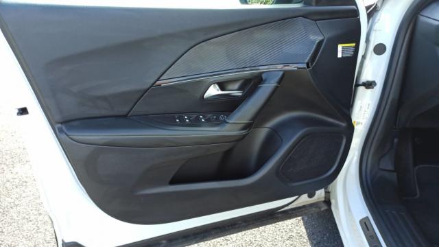 Peugeot 2008 image 7