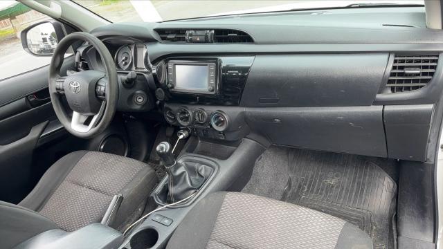 Toyota Hilux image 8