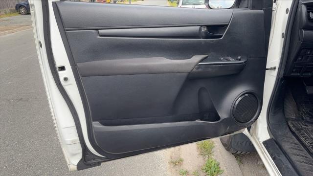 Toyota Hilux image 3