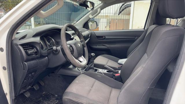 Toyota Hilux image 2