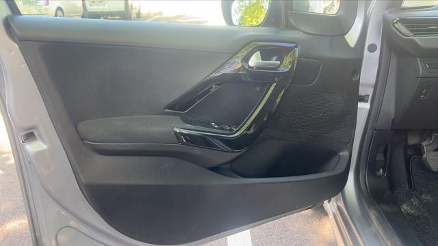 Peugeot 208 image 2