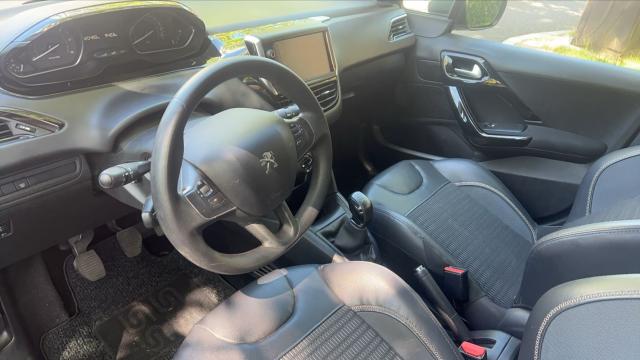 Peugeot 208 image 7