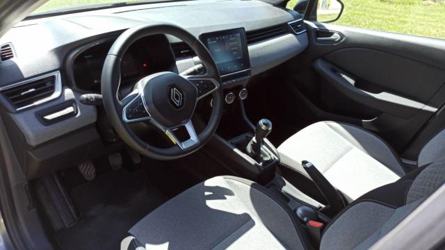 Renault Clio image 2