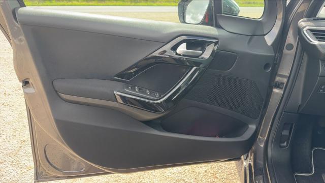 Peugeot 208 image 4