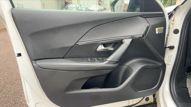 Peugeot 2008 image 1