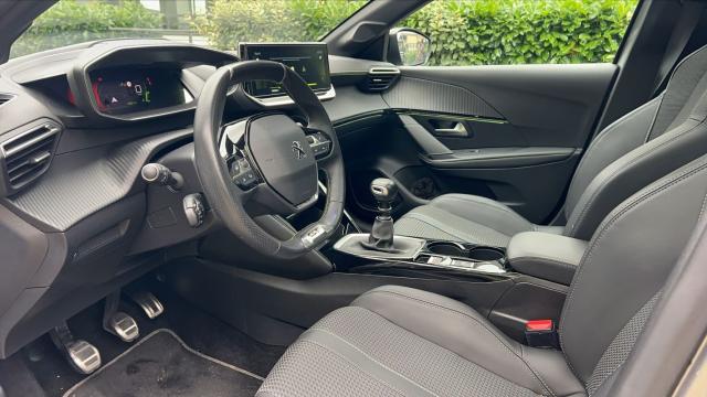 Peugeot 208 image 3