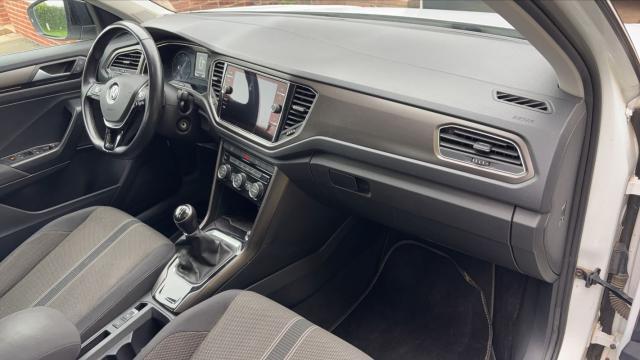 Volkswagen T-Roc image 5