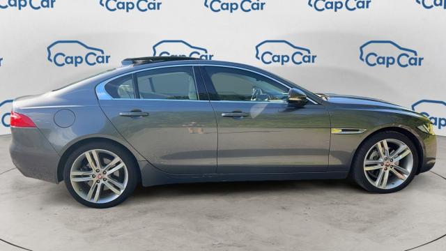 Jaguar Xe image 9