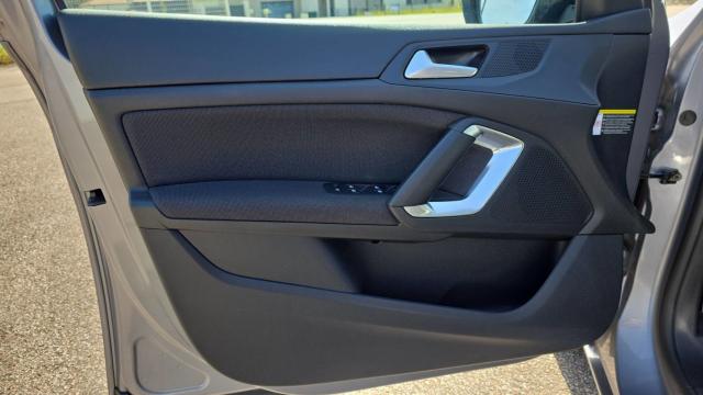 Peugeot 308 image 1