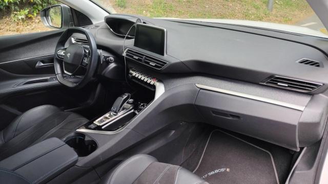 Peugeot 3008 image 1