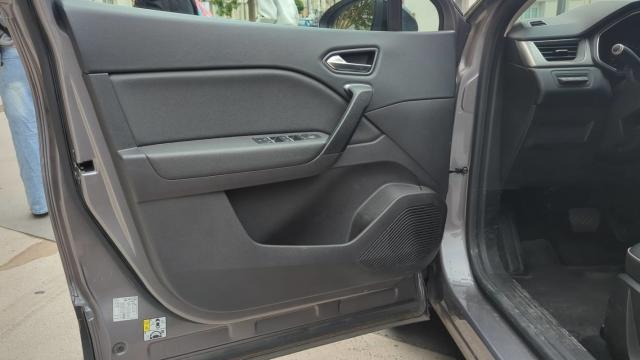 Renault Captur image 9