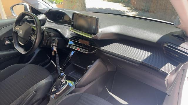 Peugeot 208 image 8
