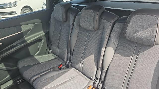 Peugeot 5008 image 5