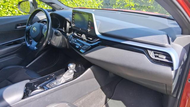 Toyota C-Hr image 6