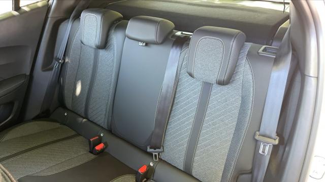 Peugeot 2008 image 5
