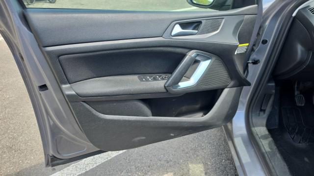 Peugeot 308 image 7