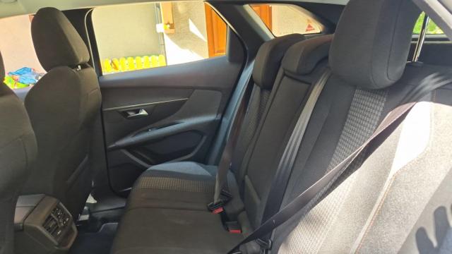 Peugeot 3008 image 3