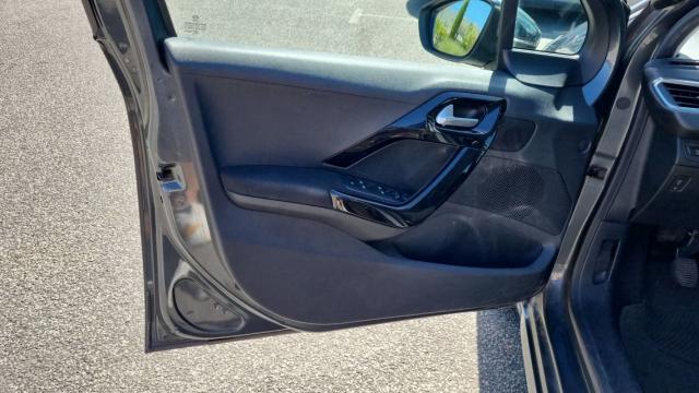 Peugeot 208 image 4