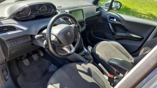Peugeot 208 image 3