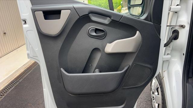 Nissan Nv400 image 8