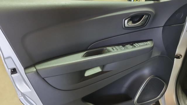 Renault Captur image 8