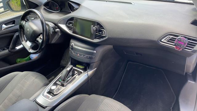 Peugeot 308 image 1