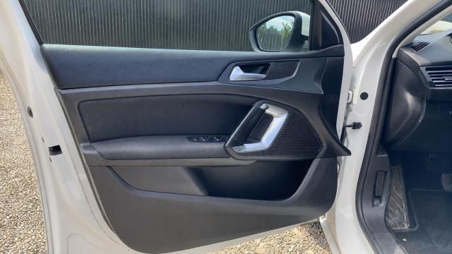 Peugeot 308 image 4