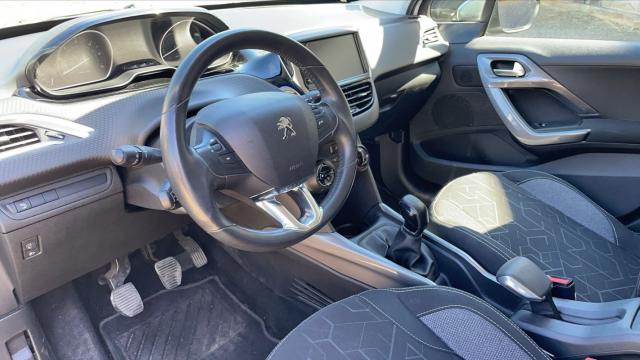 Peugeot 2008 image 3