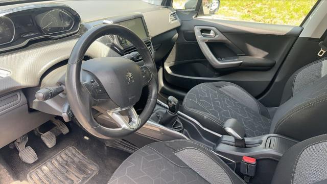 Peugeot 2008 image 3