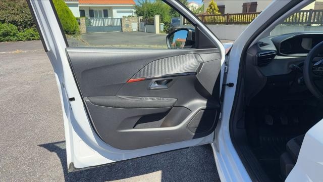 Peugeot 208 image 5