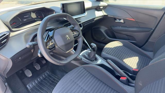 Peugeot 208 image 7