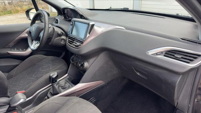 Peugeot 2008 image 8