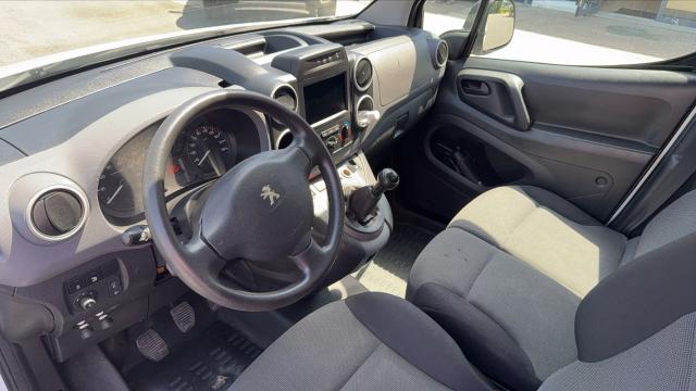 Peugeot Partner image 2