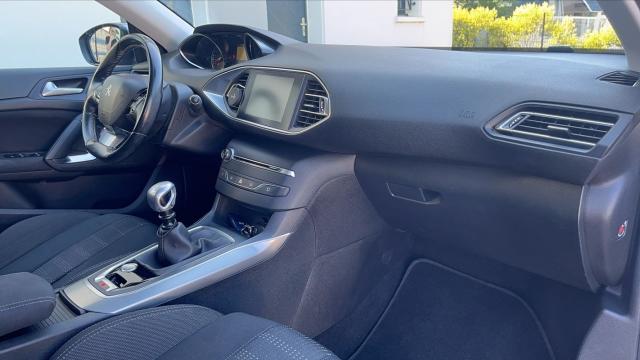 Peugeot 308 image 8