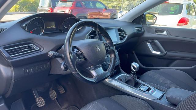 Peugeot 308 image 1
