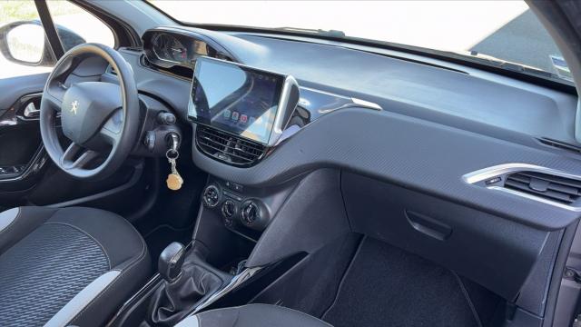 Peugeot 2008 image 1