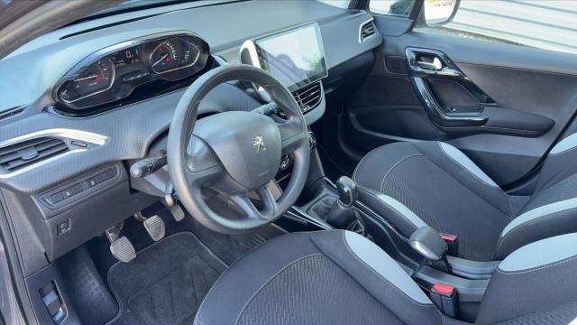 Peugeot 2008 image 2