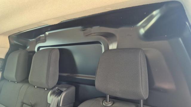 Peugeot Expert image 2