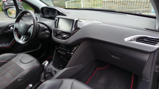 Peugeot 208 image 9