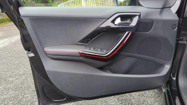 Peugeot 208 image 2