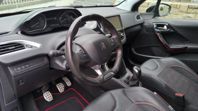 Peugeot 208 image 1